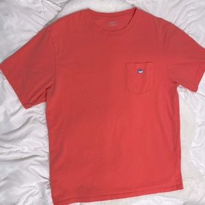 Men’s Southern Tide Coral pocket fish logo tee L